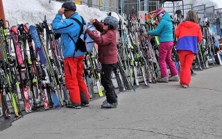 Как хранить лыжи современному лыжнику